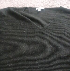 Ella Moss Black V-Neck Sweater with Elegant Design
